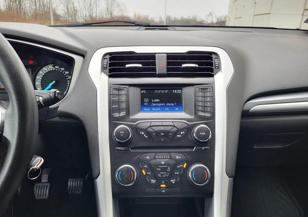 Ford Mondeo cena 52800 przebieg: 162000, rok produkcji 2017 z Nekla małe 232